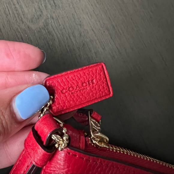 Coach Wristlet in beautiful red/ orange/ papaya - Picture 2 of 6